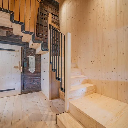 Raneburg 4 בקתה *