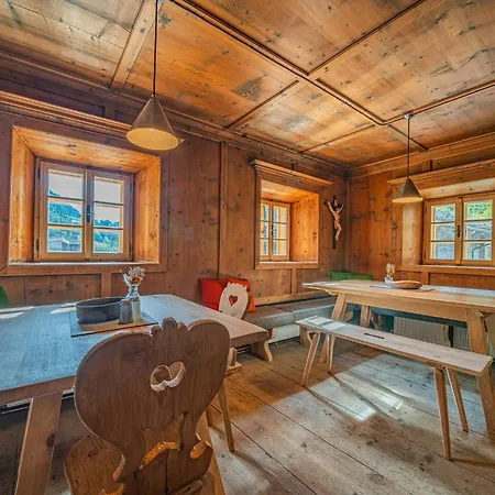 Raneburg 4 בקתה מטרי אין אוסטירול