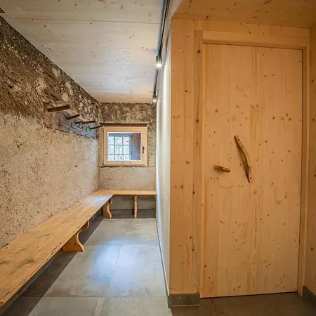 Raneburg 4 בקתה *